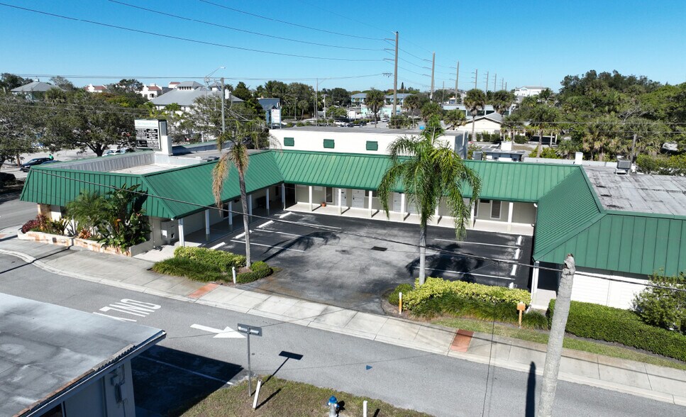 More Photos Of 611 SW Federal Hwy, Stuart Office For Lease