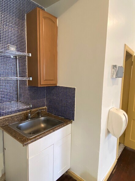 More Photos Of 1159 Flatbush Ave, Brooklyn General Retail For Lease