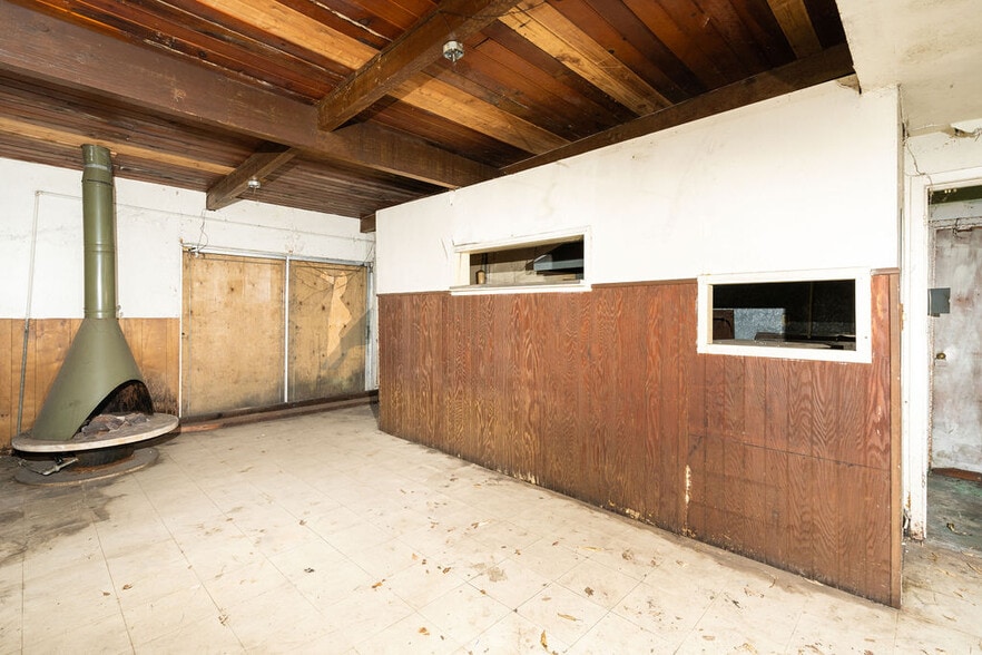 More Photos Of 4712 International Blvd, Oakland Specialty For Sale