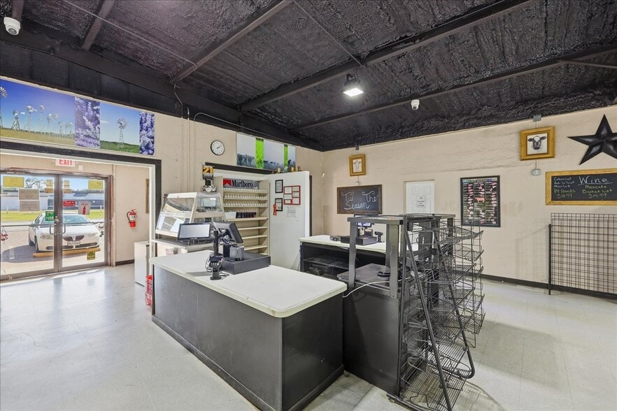 More Photos Of 3720 W Park Ave, Orange Flex For Sale