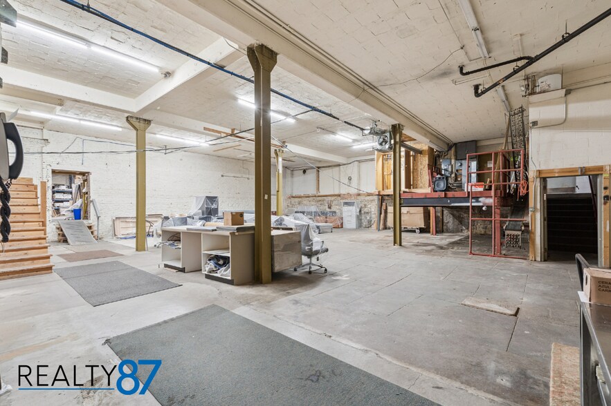 More Photos Of 724 3rd Ave SE, Cedar Rapids Freestanding For Lease