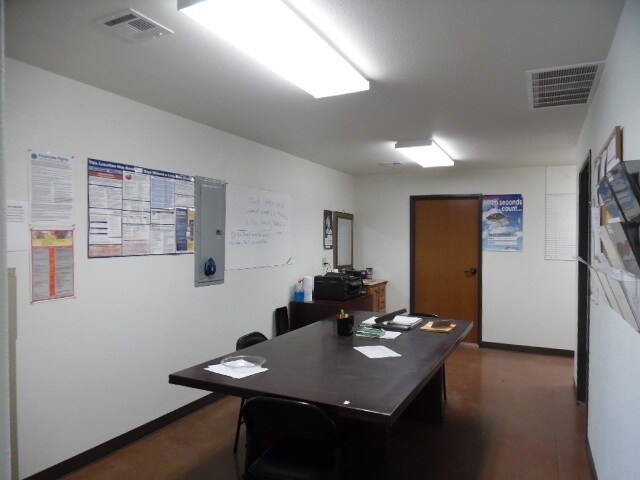 More Photos Of 32827 Airline Rd, Pauls Valley Warehouse For Sale