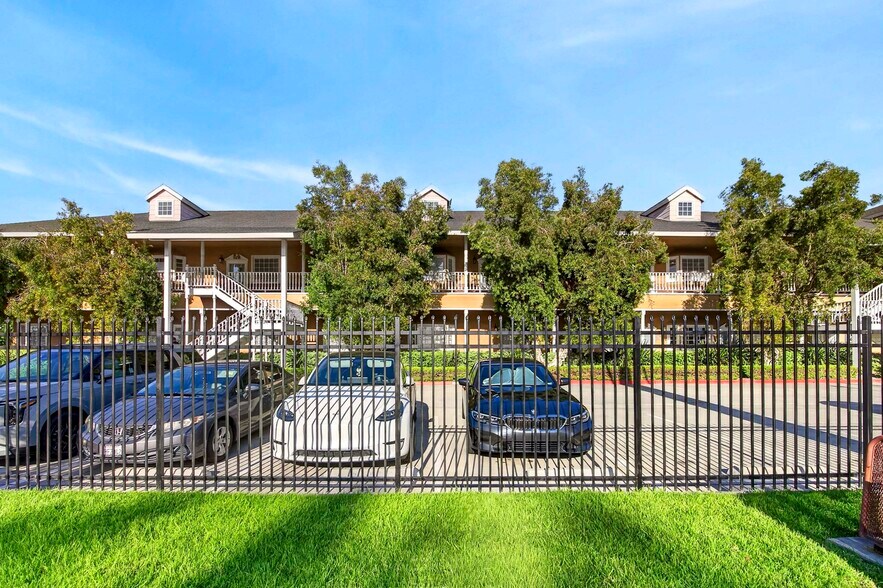 More Photos Of 408 S Beach Blvd, Anaheim Medical For Sale