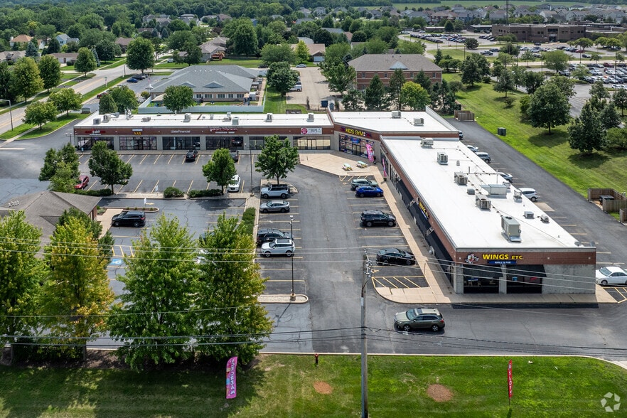 More Photos Of 1411-1475 Veterans Pky, Yorkville Unknown For Lease