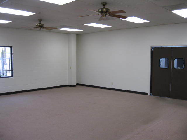 More Photos Of 11907-11909 Windfern Rd, Houston Warehouse For Lease