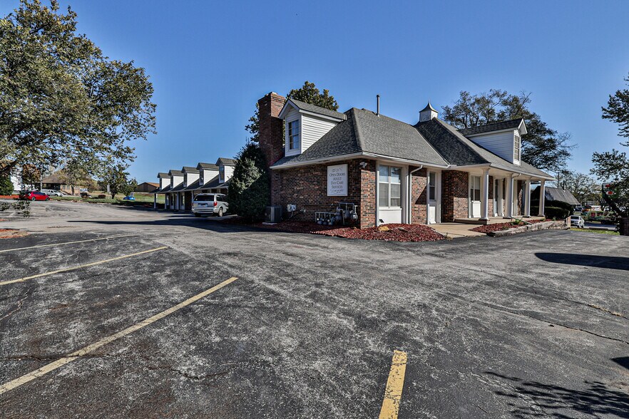 More Photos Of 13013 Fuller Ave, Grandview Office For Sale