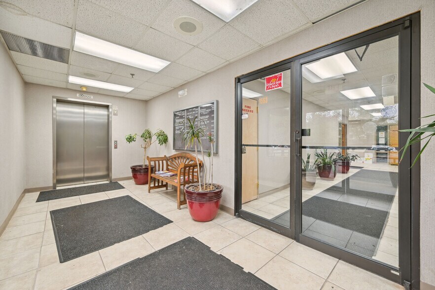 More Photos Of 1553 State Route 27, Somerset Medical For Sale