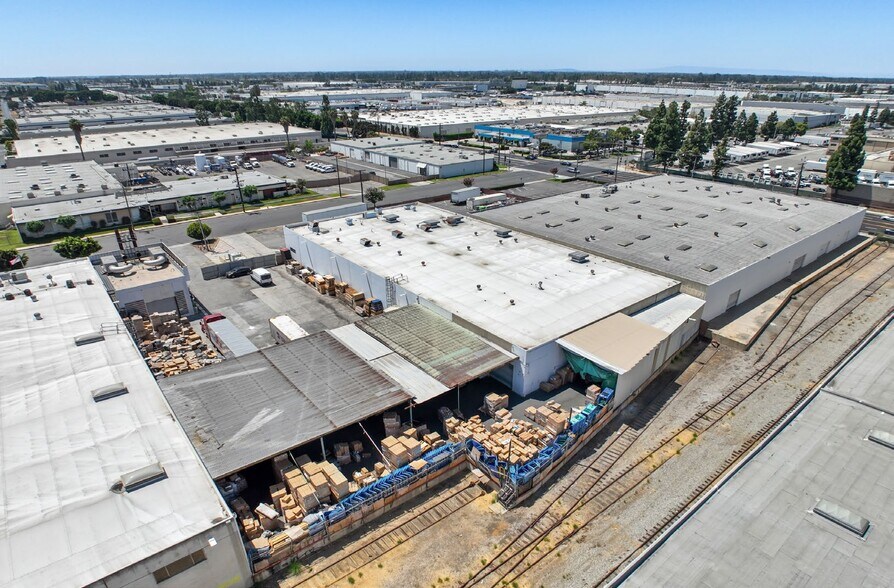 More Photos Of 14233-14263 Gannet St, Ln, La Mirada Warehouse For Lease