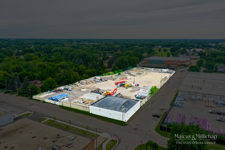 More Photos Of 1020 Elizabeth Ave, Waukegan Industrial For Sale