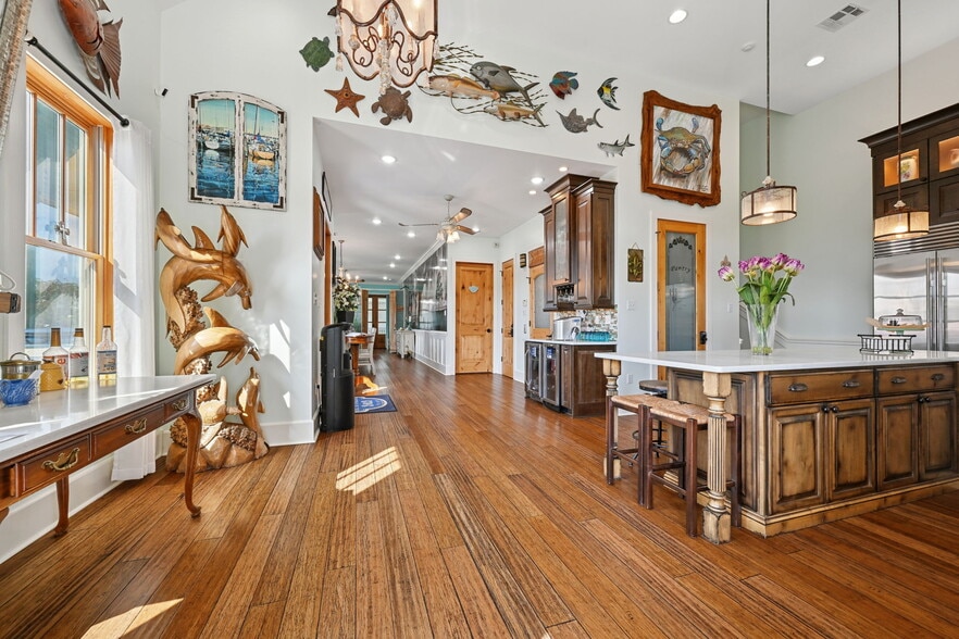 More Photos Of 124 Lafitte St, Mandeville Hospitality For Sale