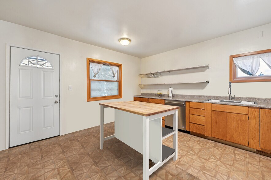 More Photos Of 1851 2nd St, San Rafael Apartments For Sale
