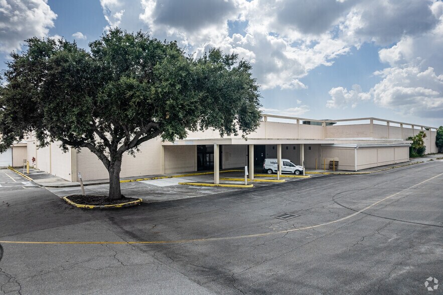 More Photos Of 4003-4325 Cleveland Ave, Fort Myers Unknown For Lease
