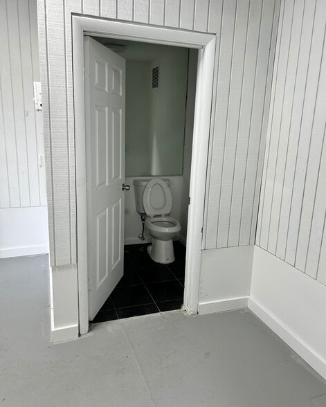 More Photos Of 6890 N Powerline Rd, Pompano Beach Unknown For Lease