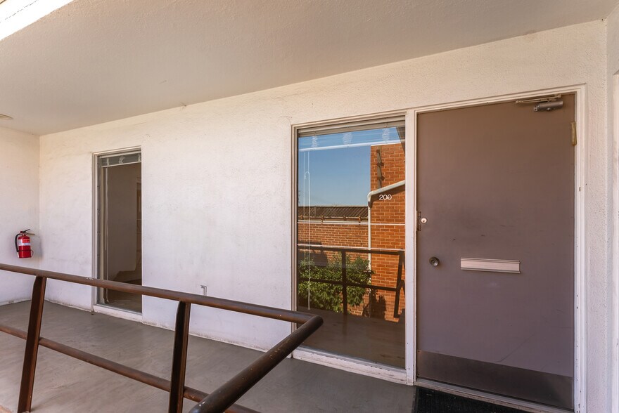 More Photos Of 9024 W Olympic Blvd, Beverly Hills Office For Lease