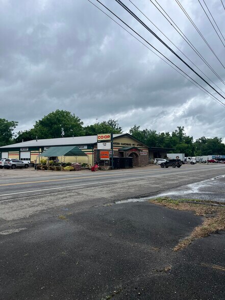 More Photos Of 149 Linden Rd, Centerville Office Residential For Sale