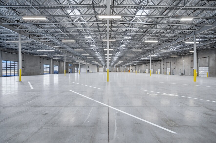 More Photos Of Laughlin Ranch Blvd, Bullhead City Warehouse For Lease
