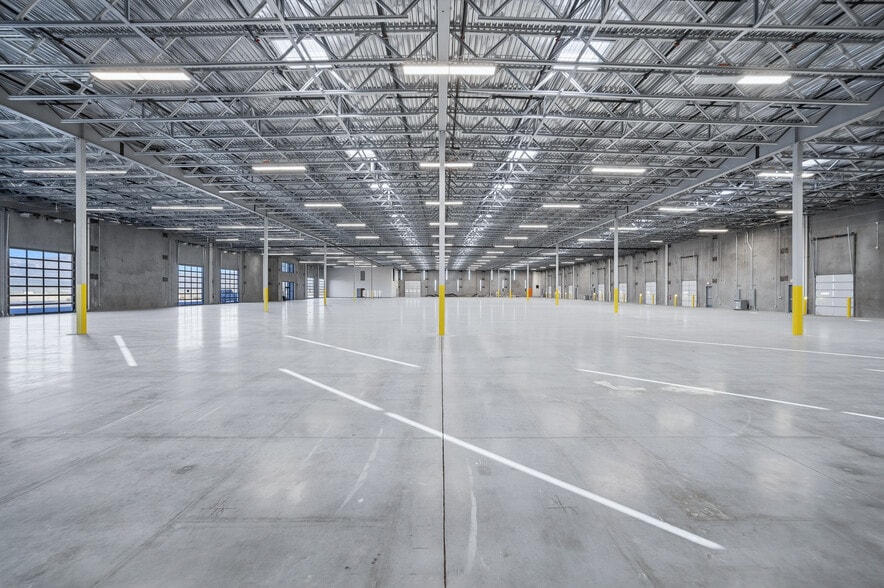 More Photos Of Laughlin Ranch Blvd, Bullhead City Warehouse For Lease