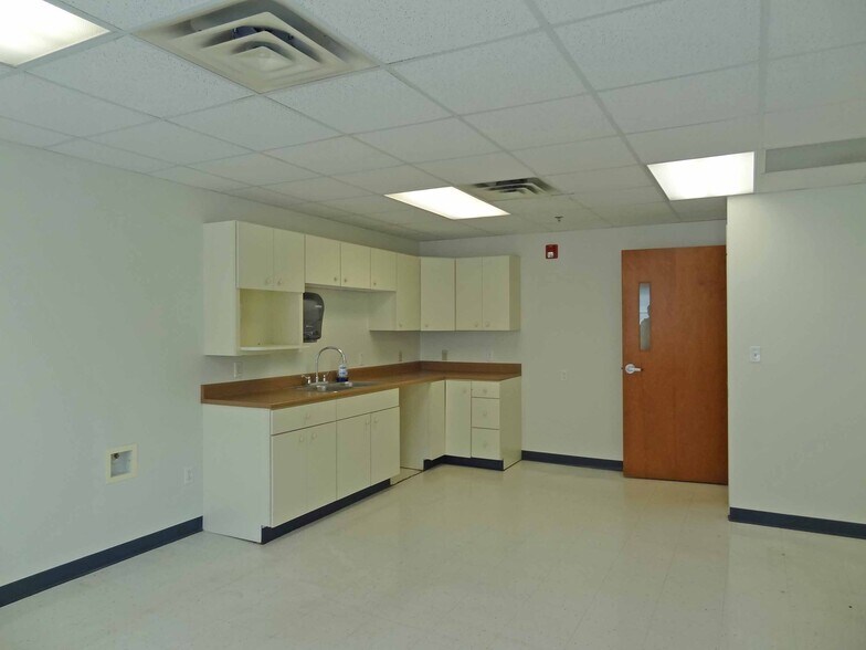 More Photos Of 1311-1319 Pineview Dr, Morgantown Medical For Lease