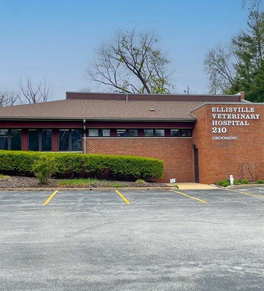 Primary Photo Of 210 Clarkson Rd, Ballwin Medical For Lease
