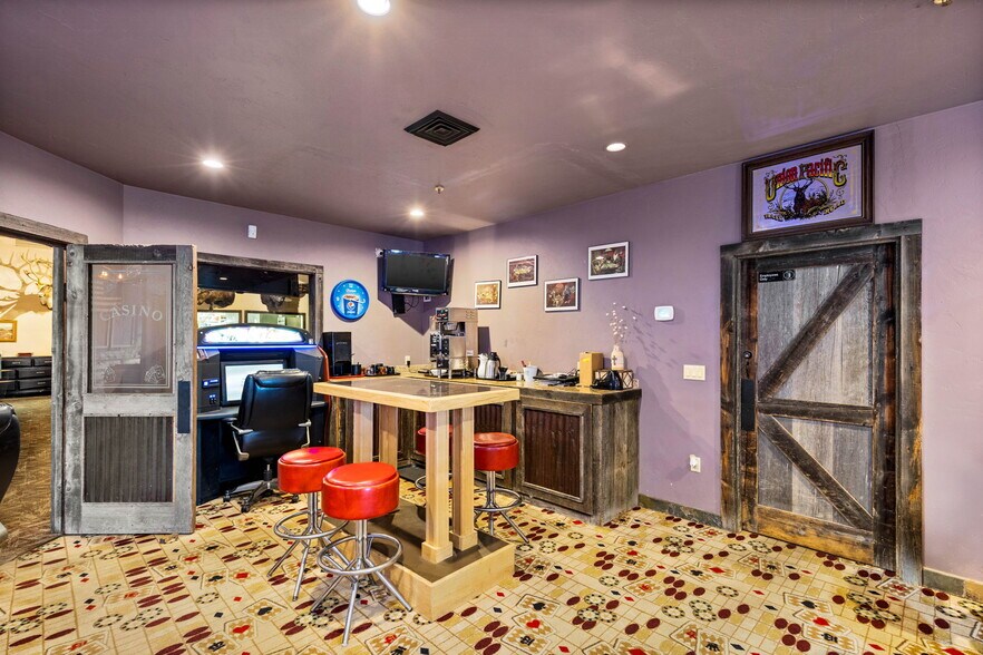 More Photos Of 5100-N Star Blvd, Great Falls Storefront Retail Office For Sale