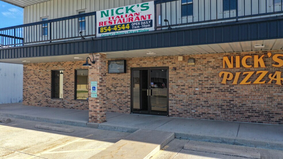 More Photos Of 201 McCausland St, Carlinville General Retail For Sale