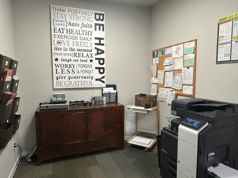 More Photos Of 12409 State Ave, Marysville Flex For Lease