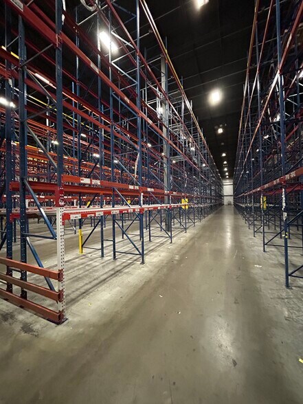More Photos Of 1840 Commerce Dr, South Bend Warehouse For Lease