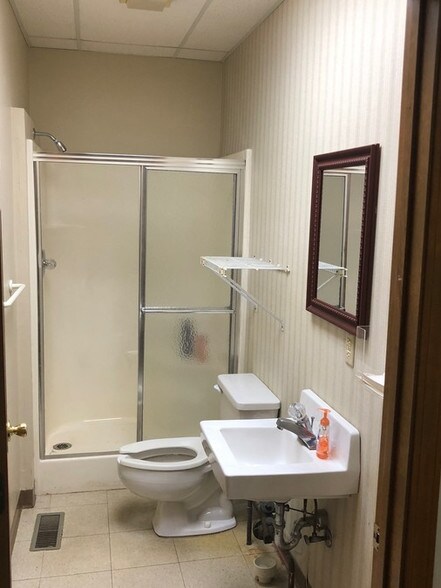 More Photos Of 3725 Kentucky Ave, Indianapolis Medical For Lease