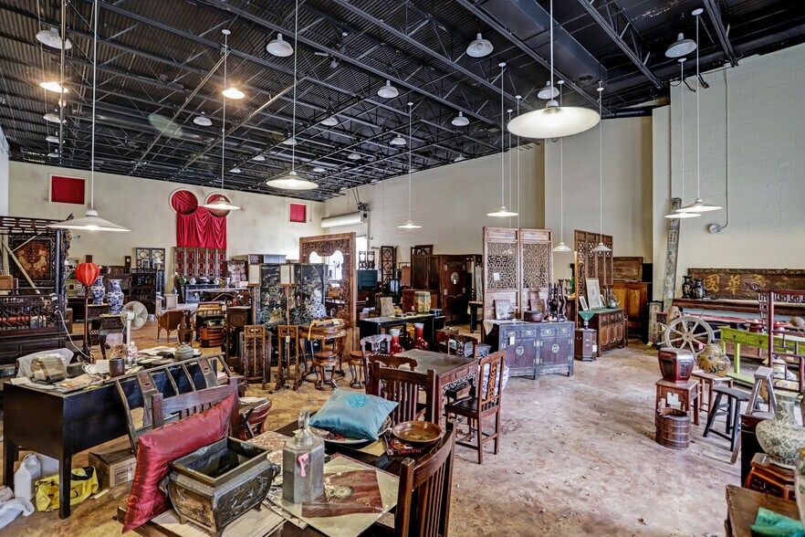 More Photos Of 1900 W Alabama St, Houston Warehouse For Sale