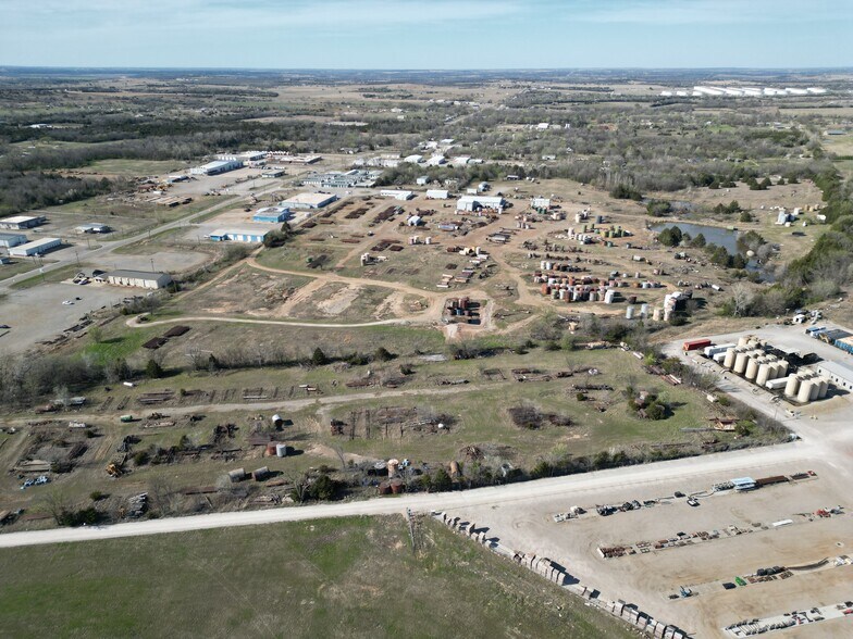 More Photos Of 601 E Pine St, Cushing Truck Terminal For Sale