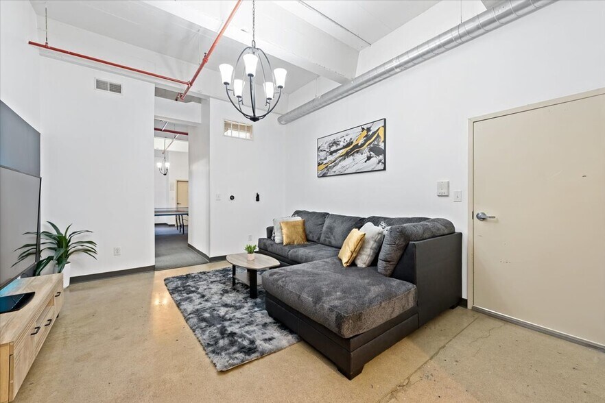 More Photos Of 128 N 8th St, Allentown Warehouse For Sale
