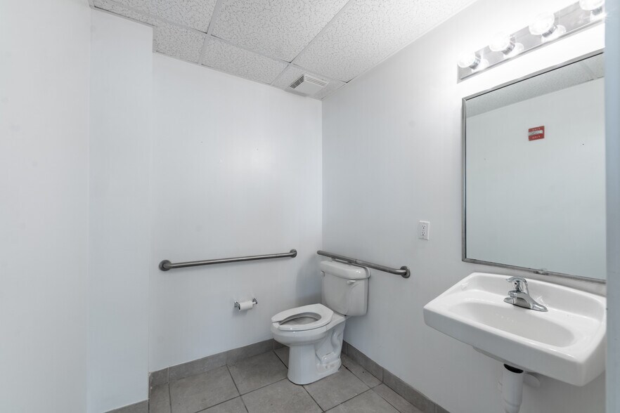 More Photos Of 540 NW University, Port Saint Lucie Office Residential For Sale