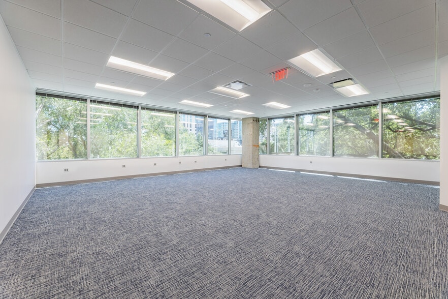 More Photos Of 1900 West Loop S, Houston Office For Lease