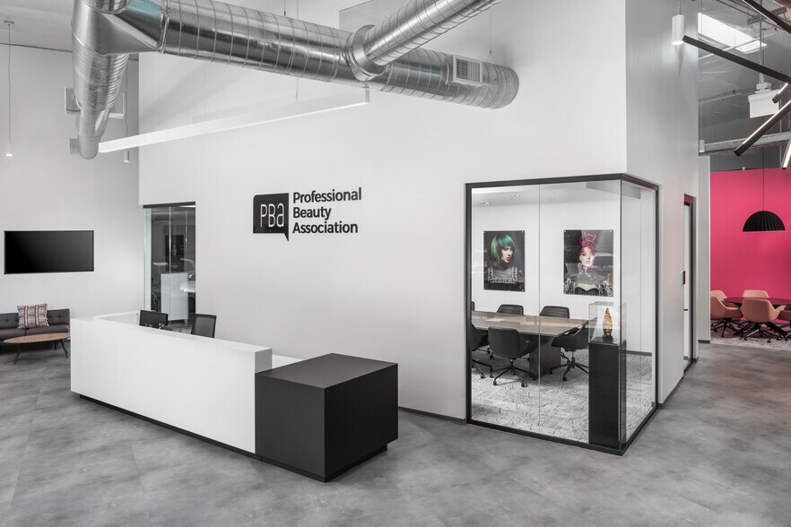 More Photos Of 7755 E Gray Rd, Scottsdale Warehouse For Sale