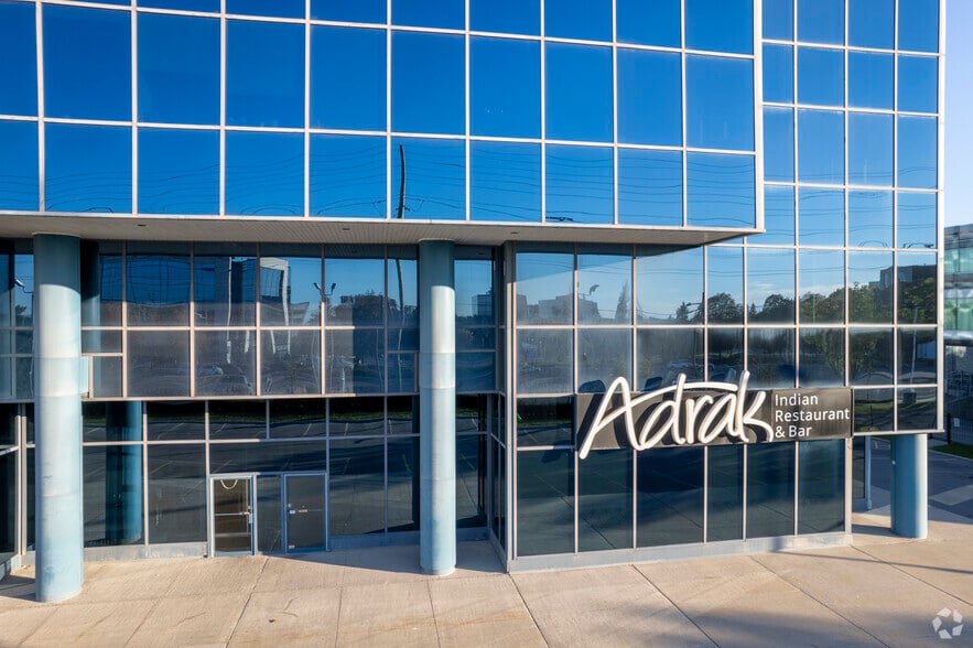 More Photos Of 15 Wertheim Ct, Richmond Hill Office For Sale