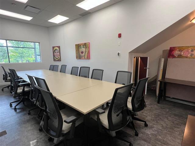 More Photos Of 2078-2082 Rue Sainte-Hélène, Longueuil Office For Sale