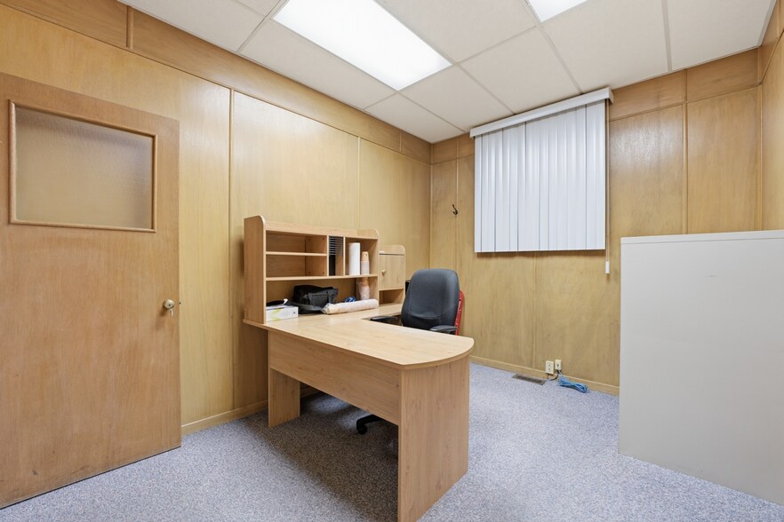More Photos Of 29 Jarvis St, Fort Erie Office For Sale