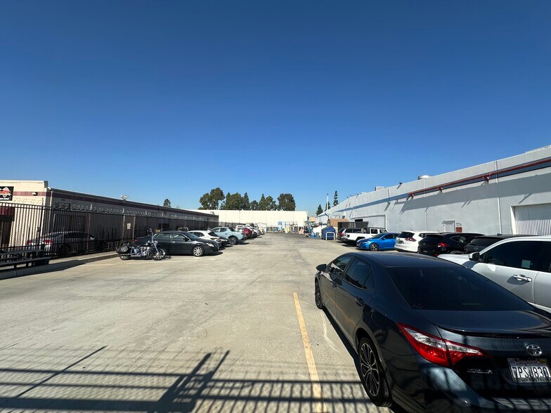 More Photos Of 13821 Marquardt Ave, Santa Fe Springs Manufacturing For Lease