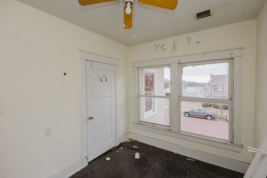 More Photos Of 123 E Madison Ave, Arkansas City Apartments For Sale