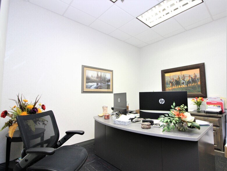 More Photos Of 1101 Woods St, Gainesville Warehouse For Lease