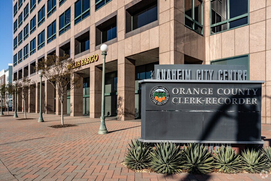 More Photos Of 222 S Harbor Blvd, Anaheim Office For Lease