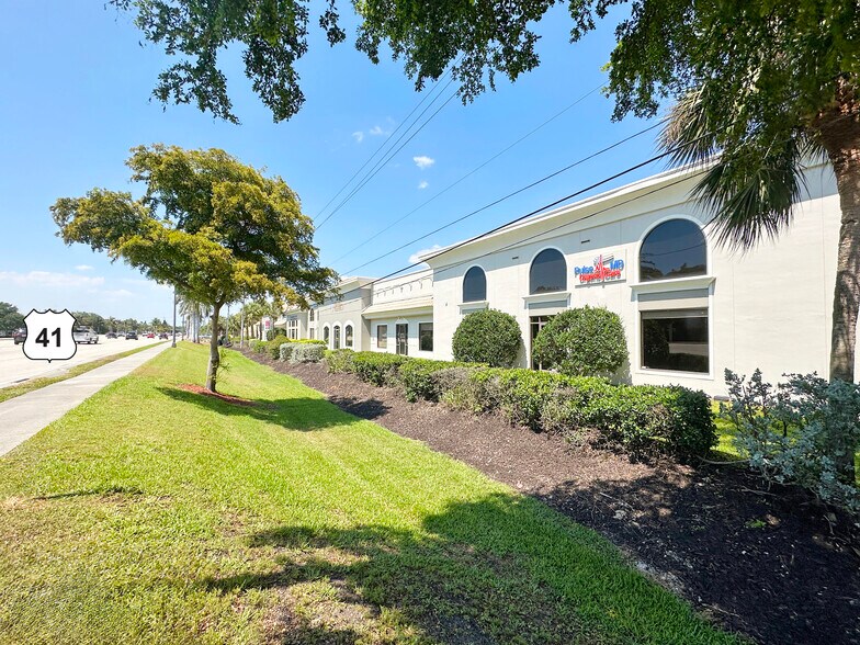 More Photos Of 27180 Bay Landing Dr, Bonita Springs Medical For Lease