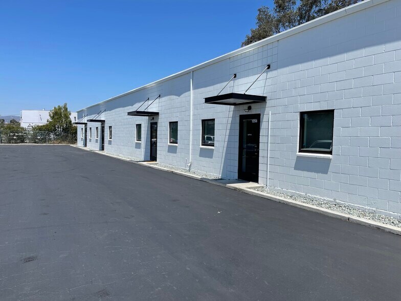 More Photos Of 1250-1264 Industrial Ave, Escondido Warehouse For Lease