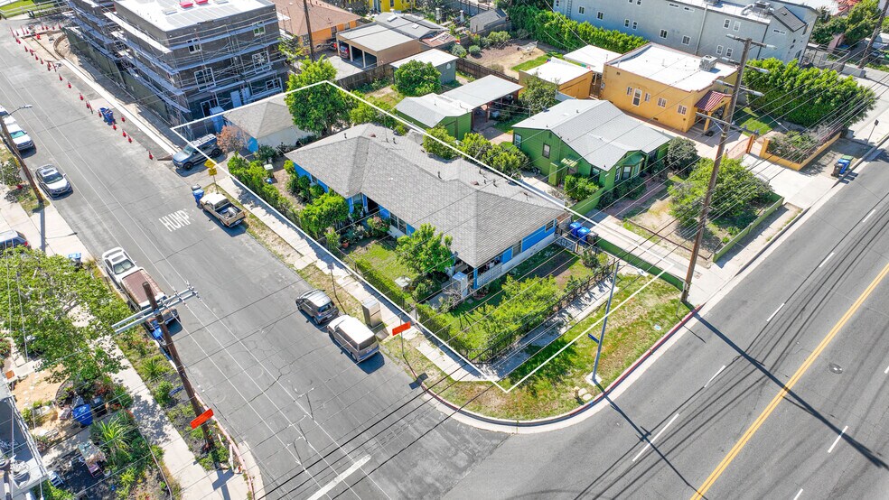 Primary Photo Of 11202 Oxnard St, North Hollywood Apartments For Sale