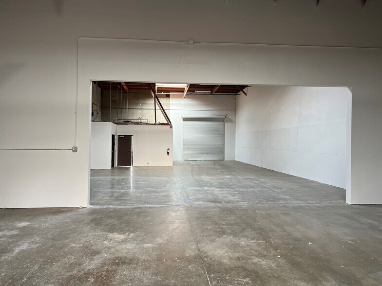 More Photos Of 8425 Rovana Cir, Sacramento Warehouse For Lease