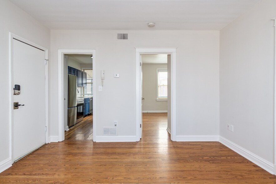 More Photos Of 1014-38 Oakview Pl, Saint Louis Apartments For Sale