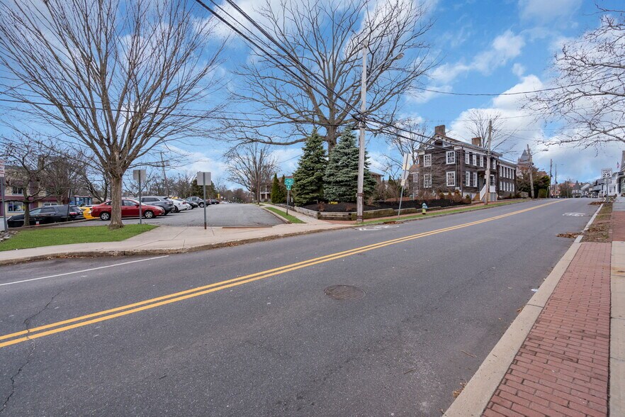 More Photos Of 137 Stockton St, Hightstown Flex For Sale