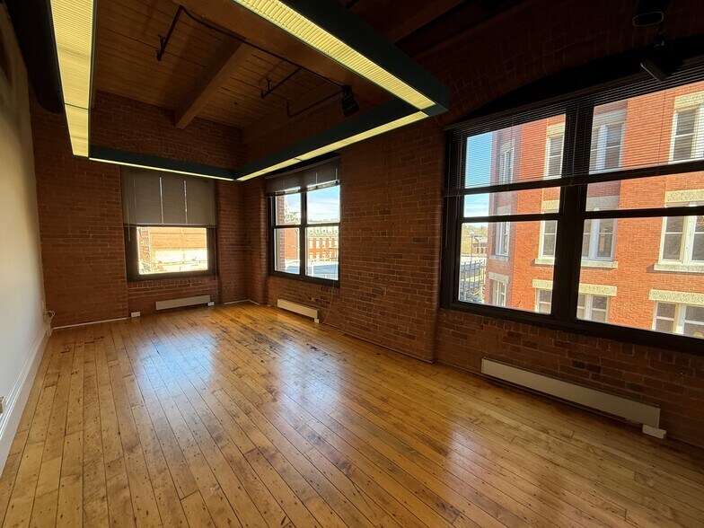 More Photos Of 55 Pine St, Providence Office For Sale