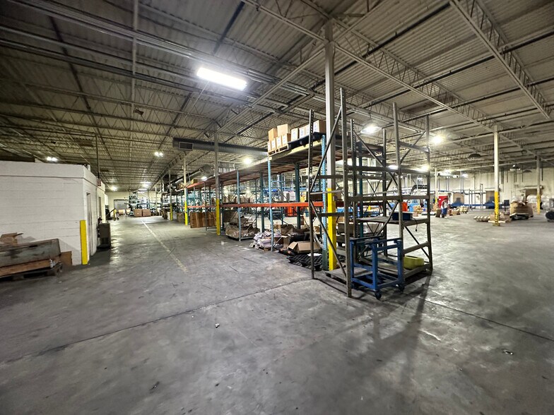 More Photos Of 311 W Central, Valdosta Manufacturing For Sale