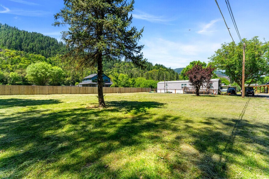 More Photos Of 5333 Rogue River Hwy, Gold Hill Multifamily For Sale